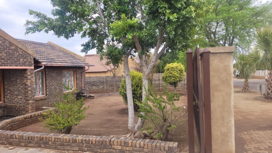 3 Bedroom Property for Sale in Elandsrand North West